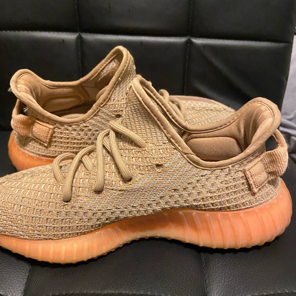 Adidas Yeezy boost 350 clay